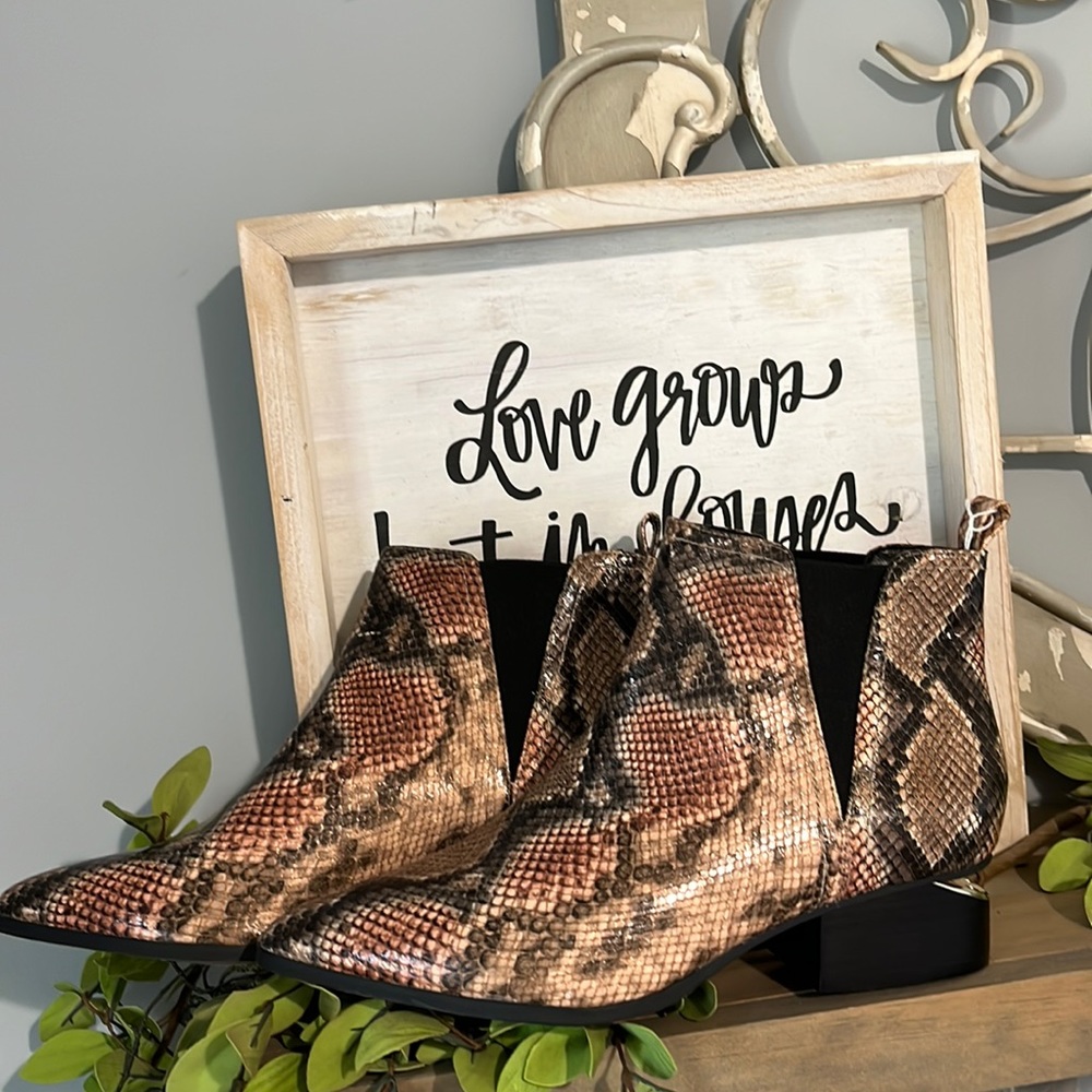 Steven New York Western Boots Ankle Booties Womens 7.5 Leather